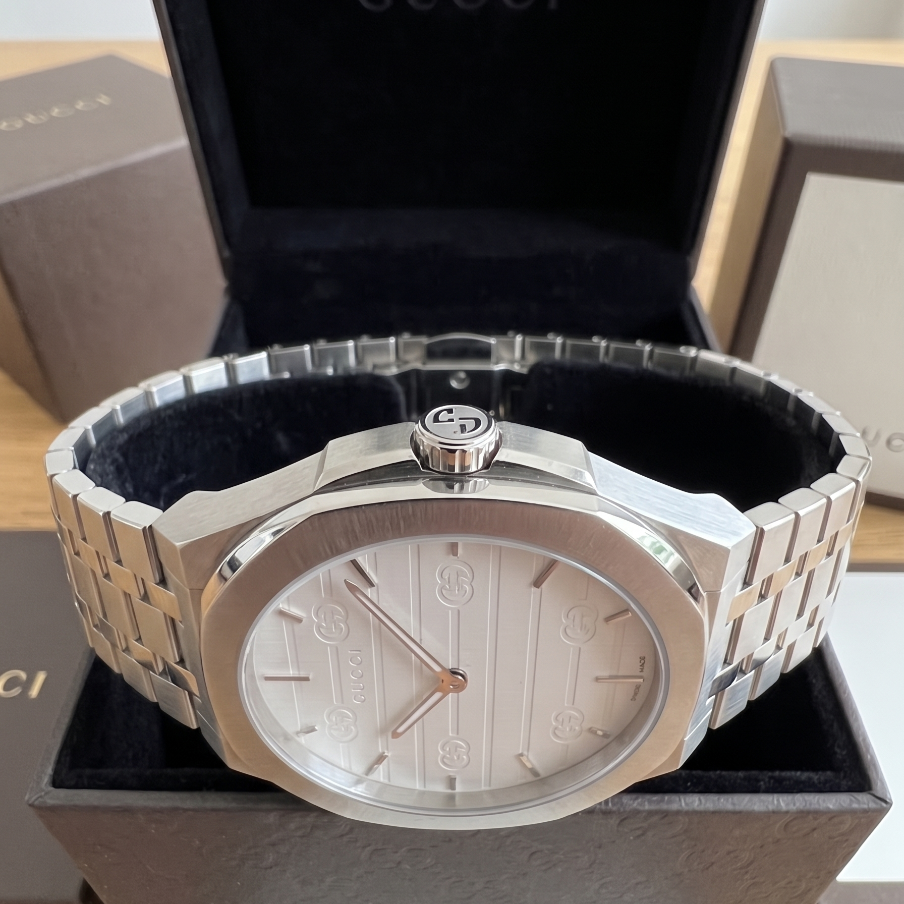 Gucci | 25H | Silver/White | Replica